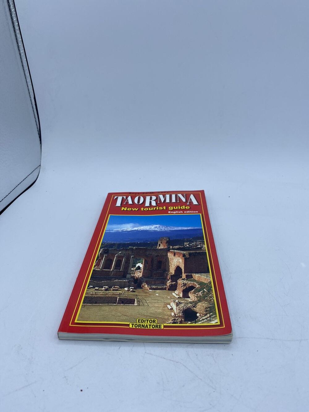 EDITOR TORNATORE Taormina: New Tourist Guide [English Edition] SC Book